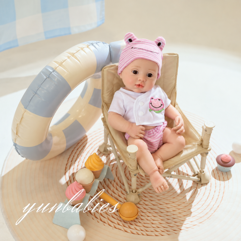 Stella realistic 13-inch silicone reborn baby doll image
